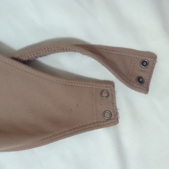 A&F Long Sleeve Double Layered Seamless Cutout Bodysuit, Color Tan Size S - Picture 9 of 16